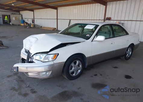1998 Lexus Es 300 из США, поврежденный, VIN JT8BF28G2W0108101